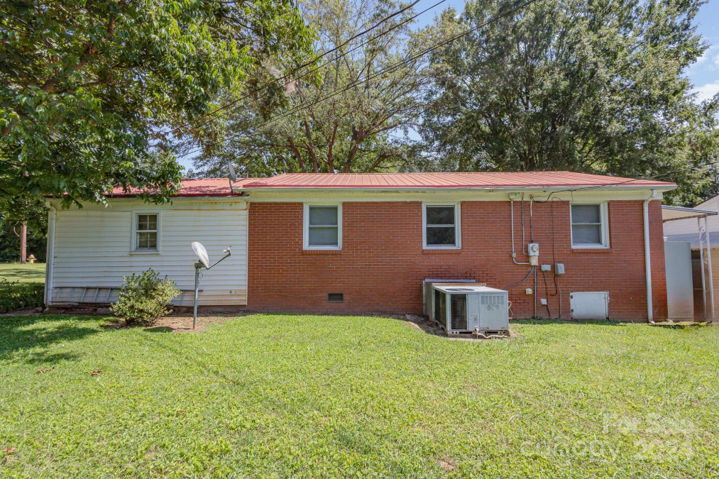 102 Bell St Mount Holly, NC 28120