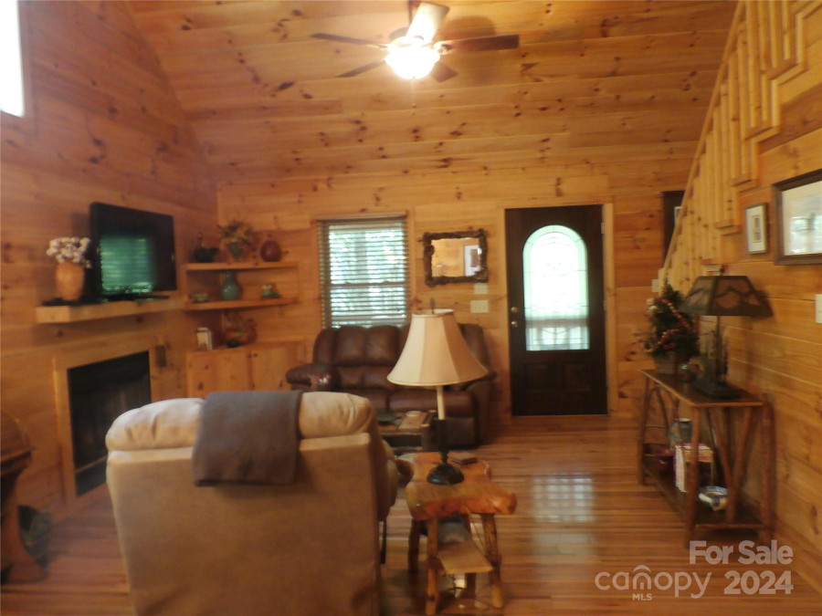 303 Laurel Ridge Dr Spruce Pine, NC 28777