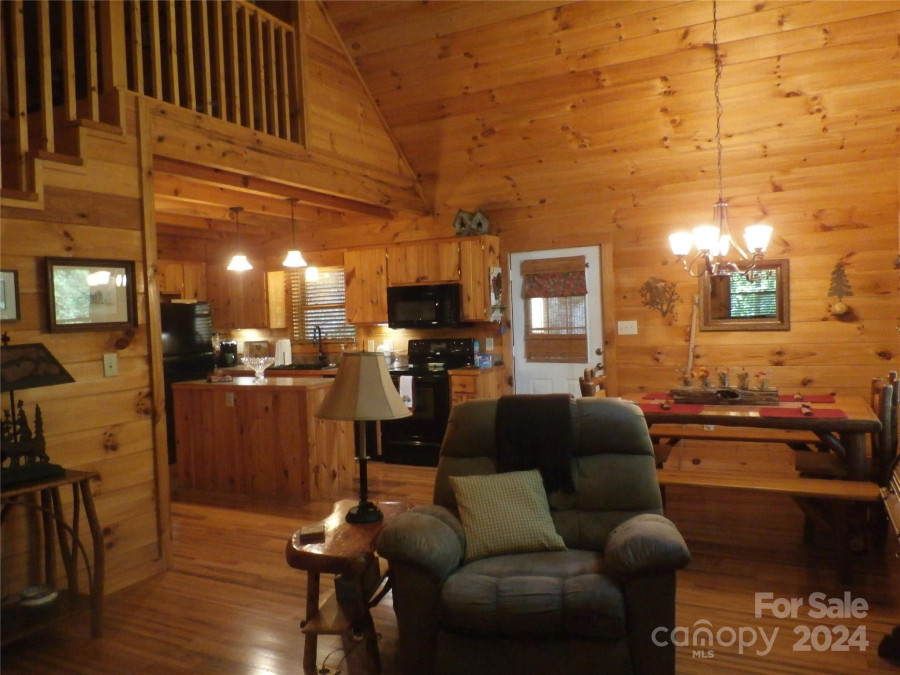 303 Laurel Ridge Dr Spruce Pine, NC 28777