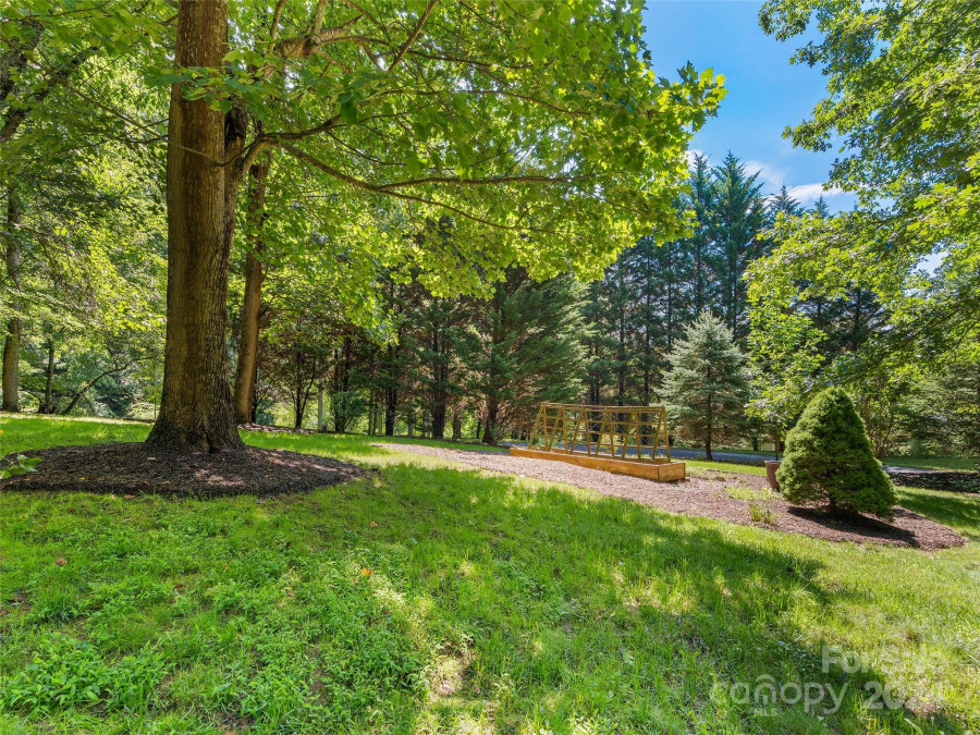 23 Deep Woods Trl Canton, NC 28716