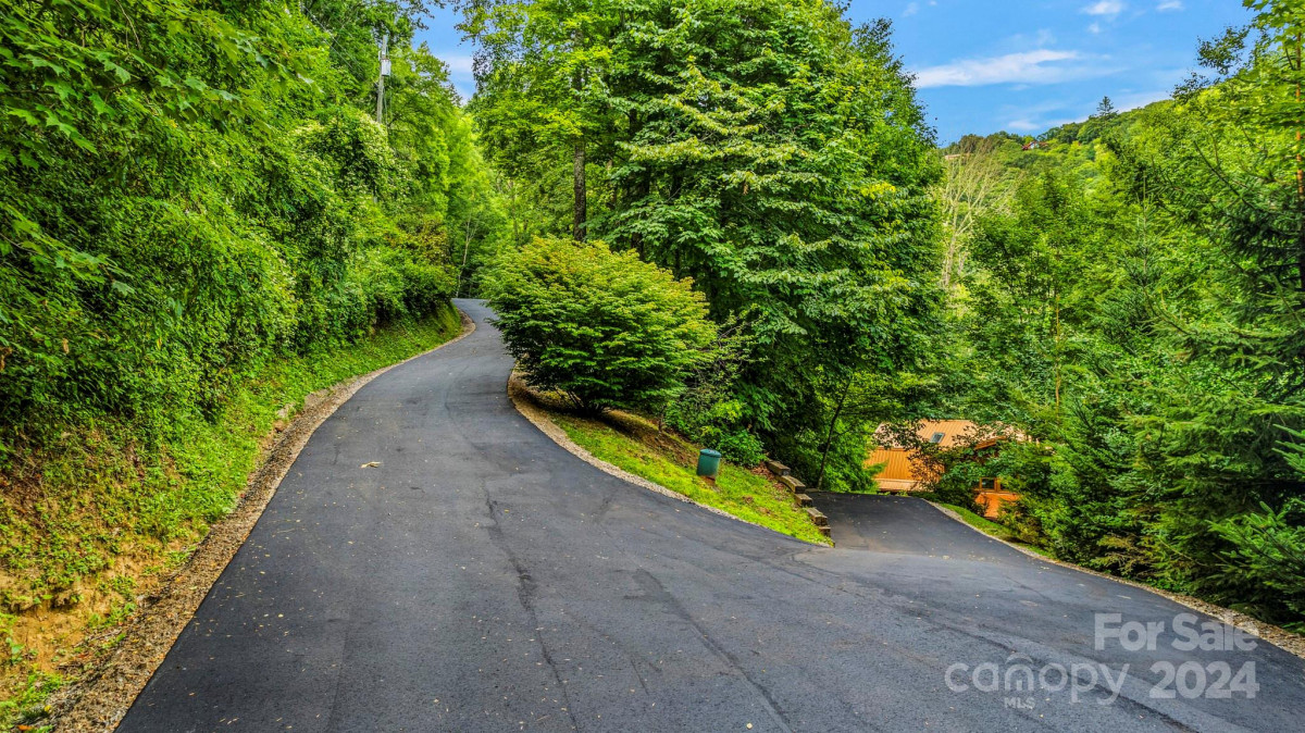 1933 Laurel Ridge Rd Maggie Valley, NC 28751