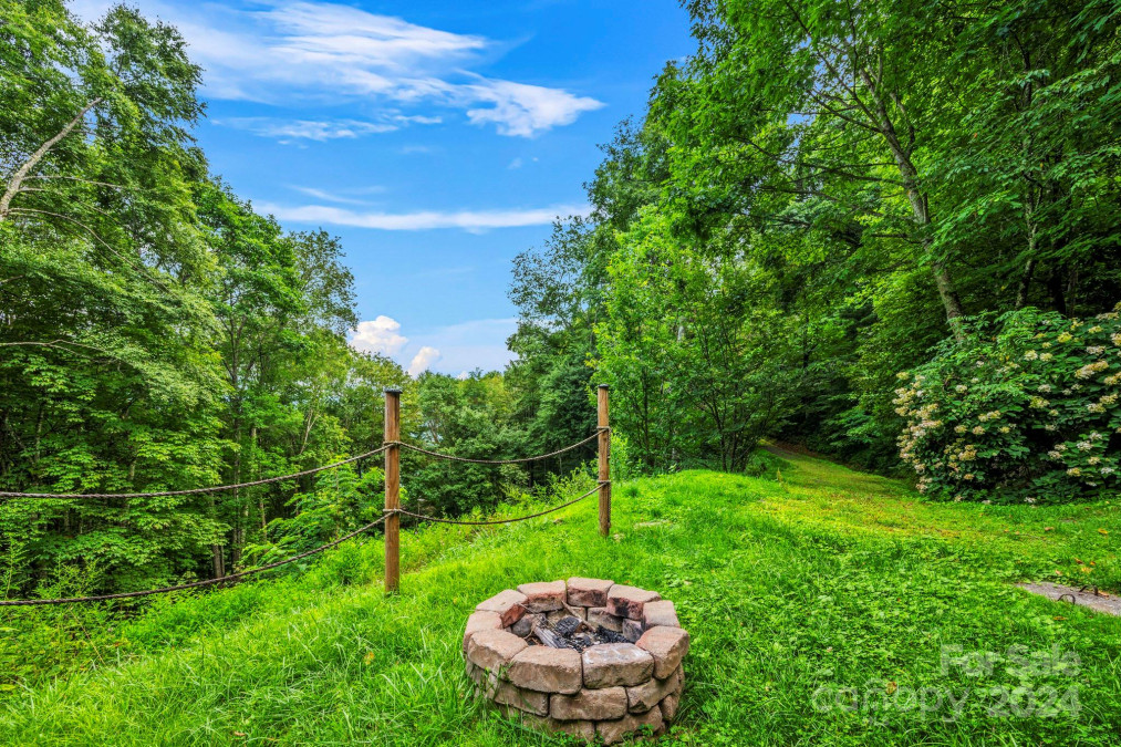 1933 Laurel Ridge Rd Maggie Valley, NC 28751