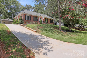 6946 Woodstock Dr Charlotte, NC 28210