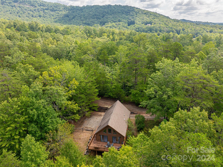 572 South Dr Lake Lure, NC 28746