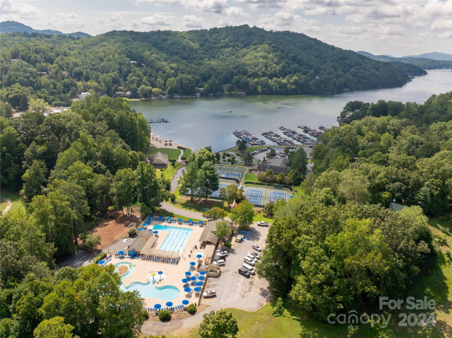 572 South Dr Lake Lure, NC 28746