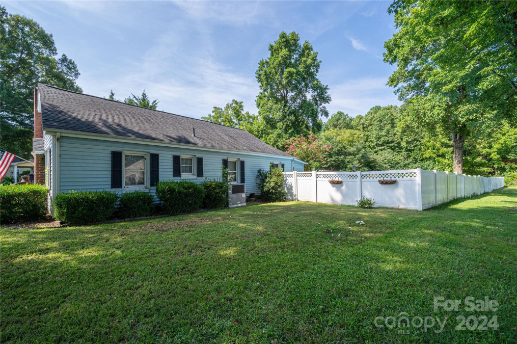 1537 Piedmont Ave Kings Mountain, NC 28086