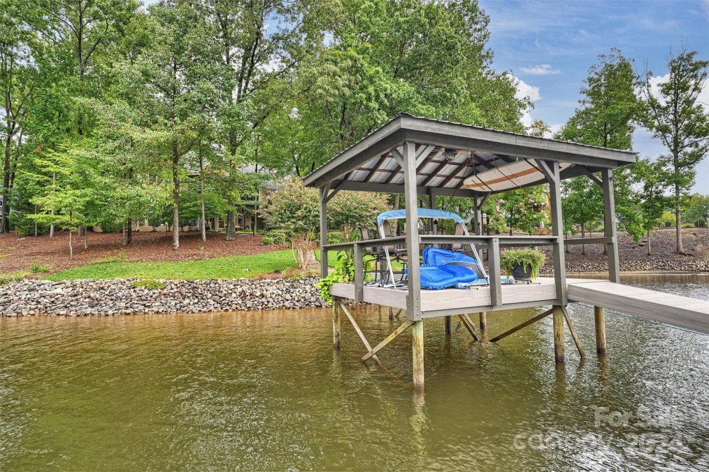 2710 Trent Pines Ct Sherrills Ford, NC 28673