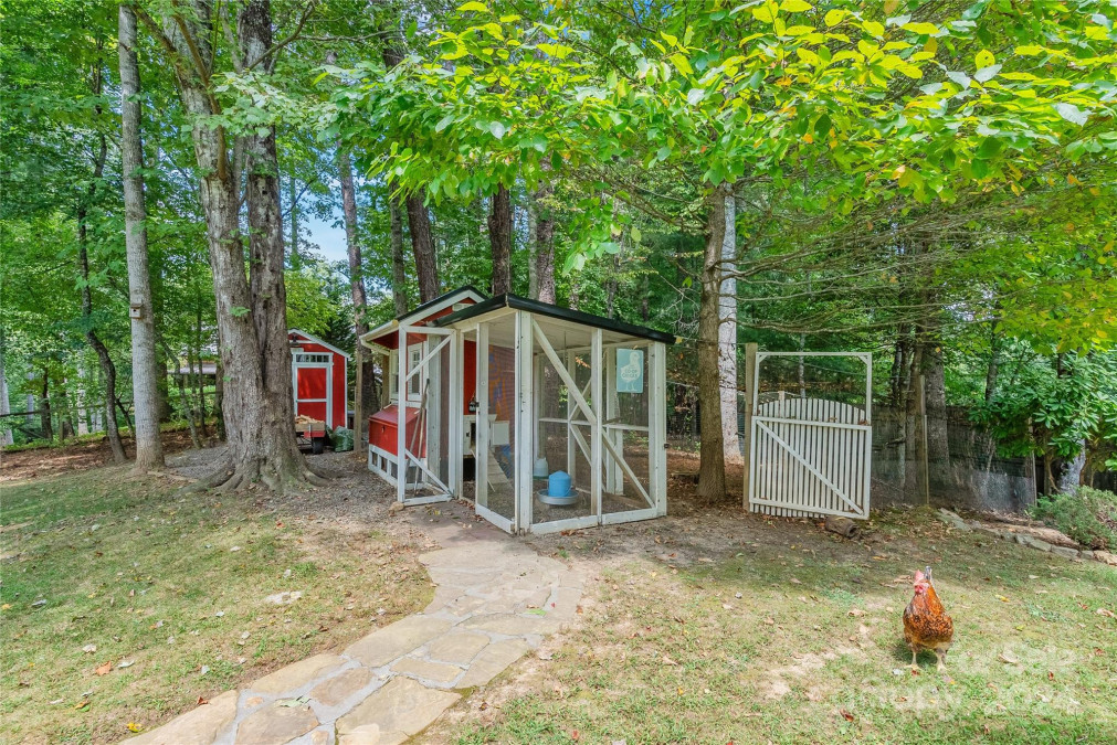 65 Old Gap Creek Rd Fairview, NC 28730