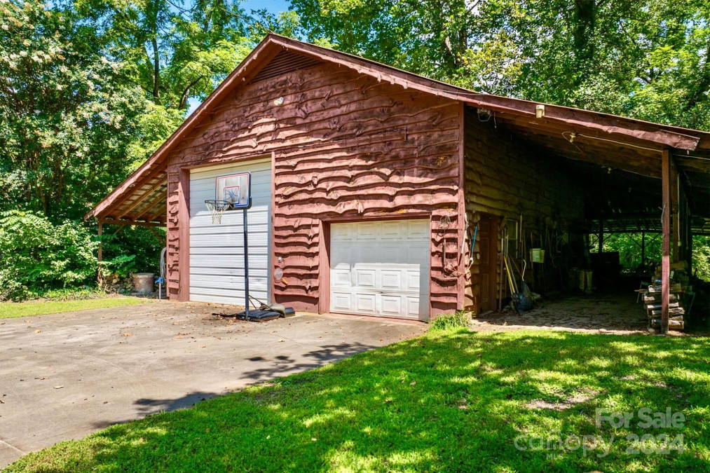 3050 Old Johns River Rd Collettsville, NC 28611