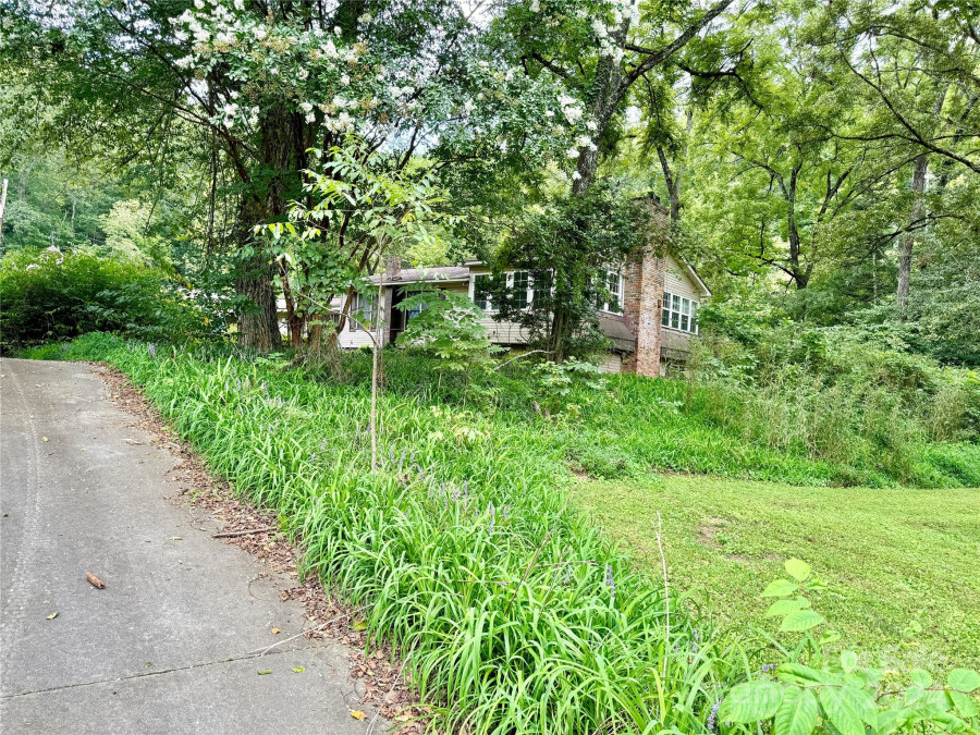 3050 Old Johns River Rd Collettsville, NC 28611