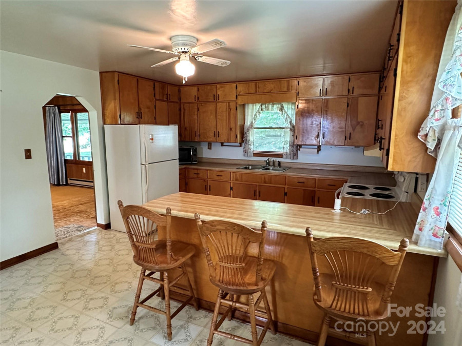 145 Jaybird Ln Waynesville, NC 28785