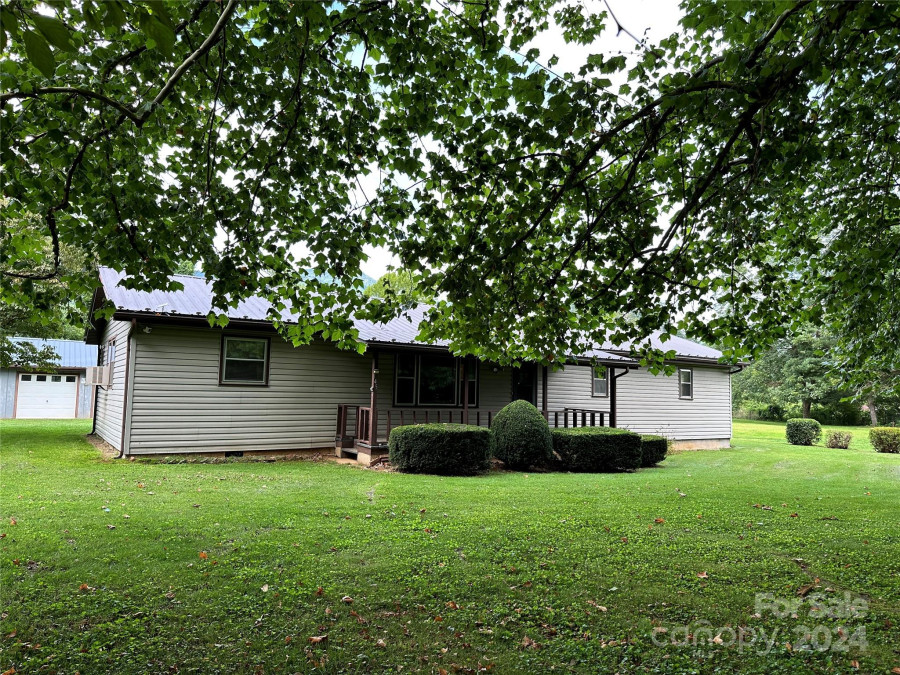 145 Jaybird Ln Waynesville, NC 28785