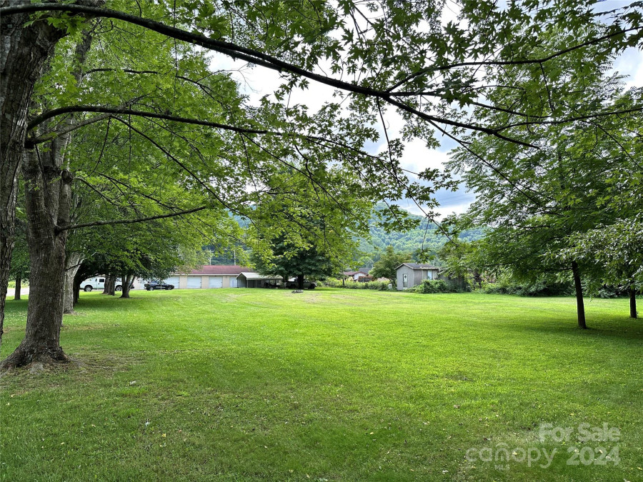 145 Jaybird Ln Waynesville, NC 28785