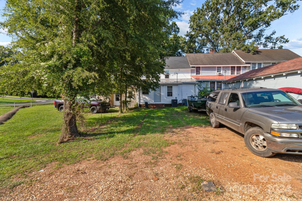 41 Willow St Badin, NC 28009