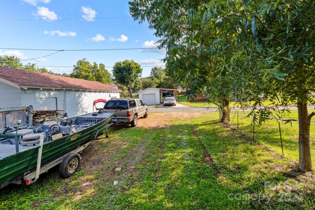 41 Willow St Badin, NC 28009