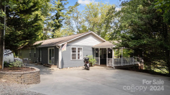 34 Edwards St Asheville, NC 28806