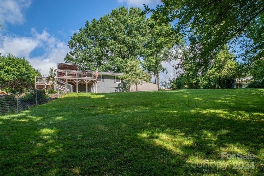 62 White Oak Ln Brevard, NC 28712