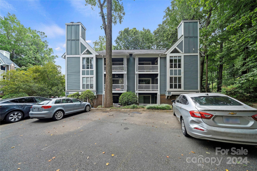 2512 Cranbrook Ln Charlotte, NC 28207