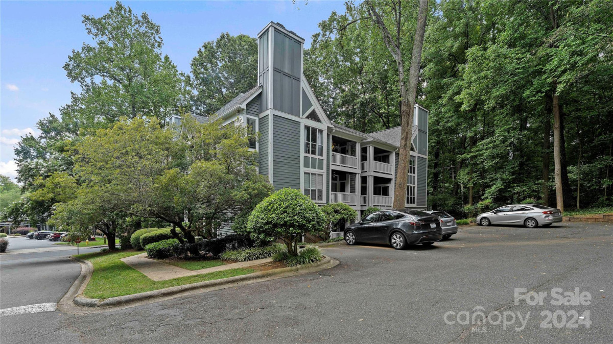 2512 Cranbrook Ln Charlotte, NC 28207