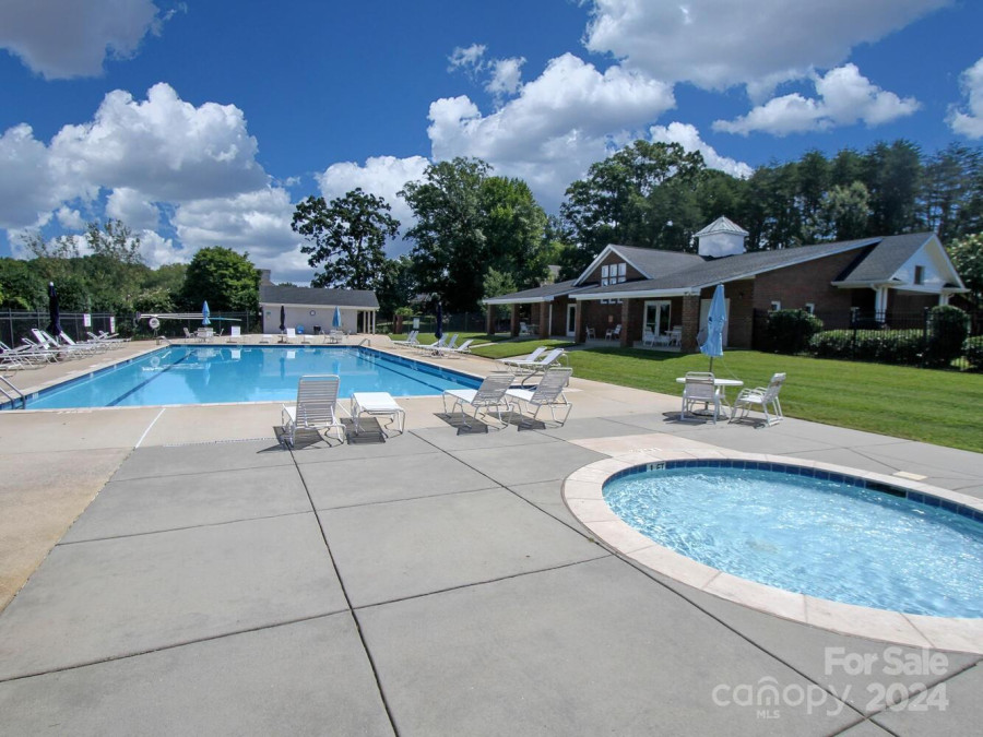 608 Crosswater Ln Fort Mill, SC 29708