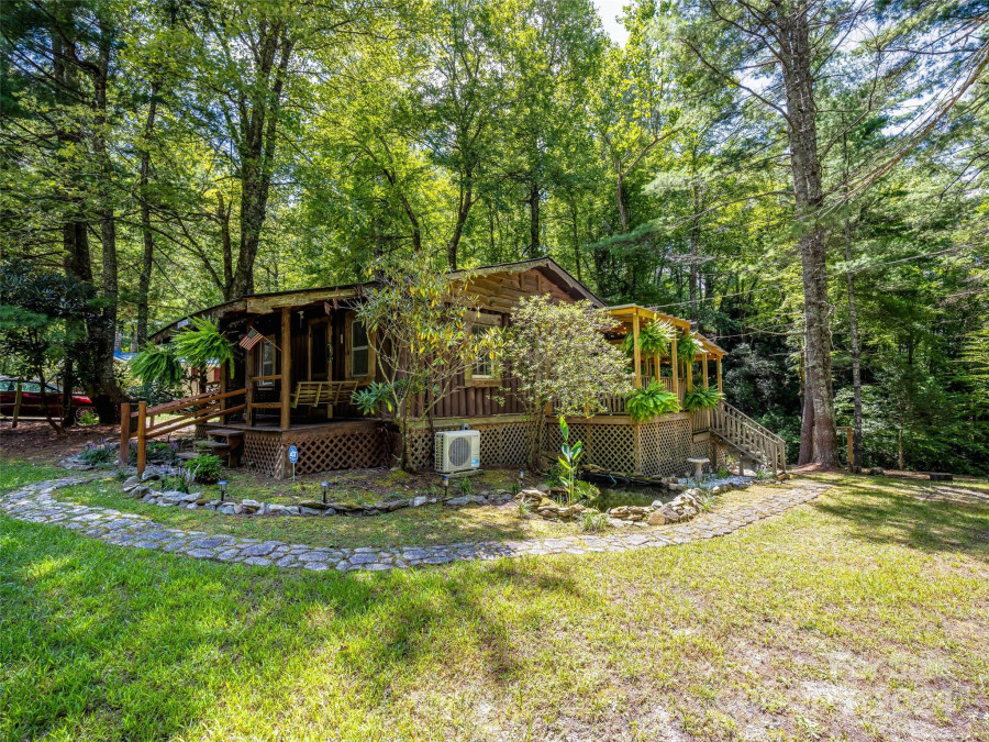 685 Shumont Rd Black Mountain, NC 28711