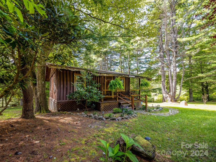 685 Shumont Rd Black Mountain, NC 28711