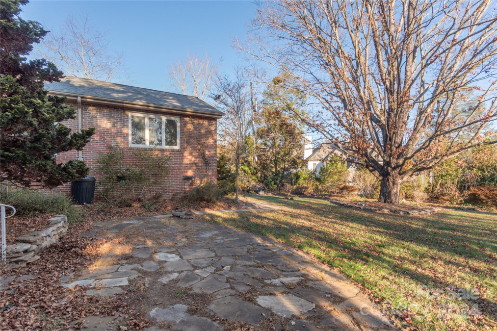 322 Midland Dr Asheville, NC 28804