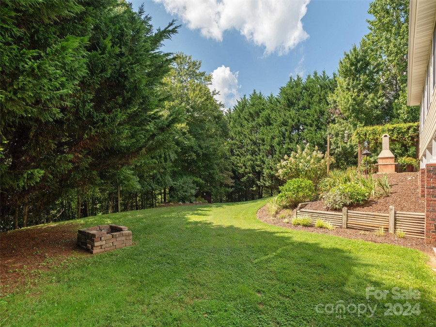 47 Chastain Hill Rd Mills River, NC 28759