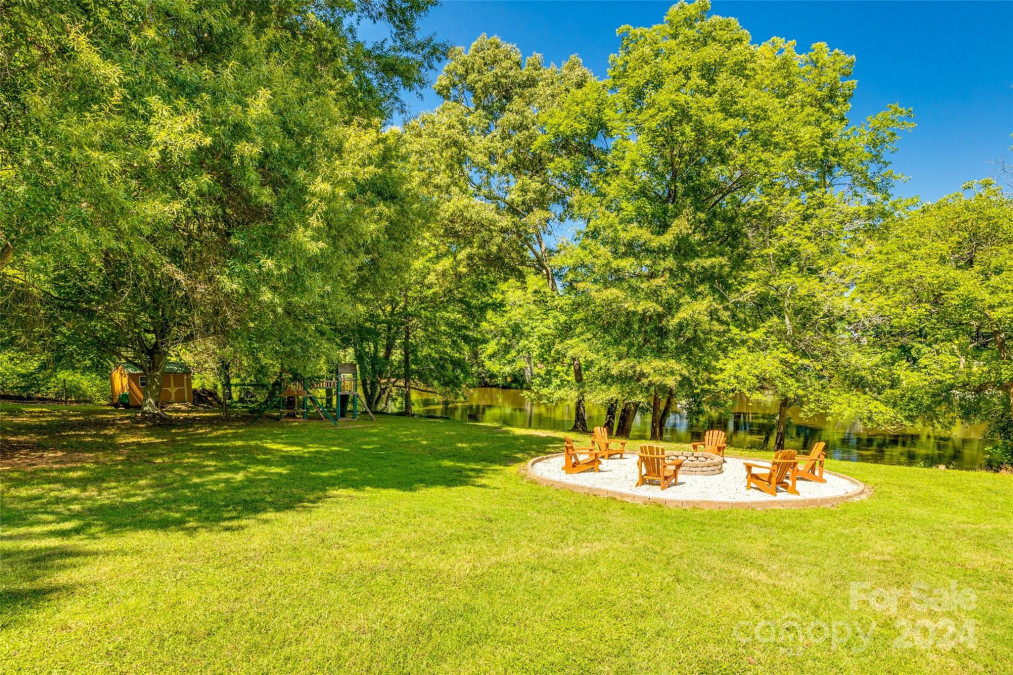 5340 Willow Pond Rd Clover, SC 29710