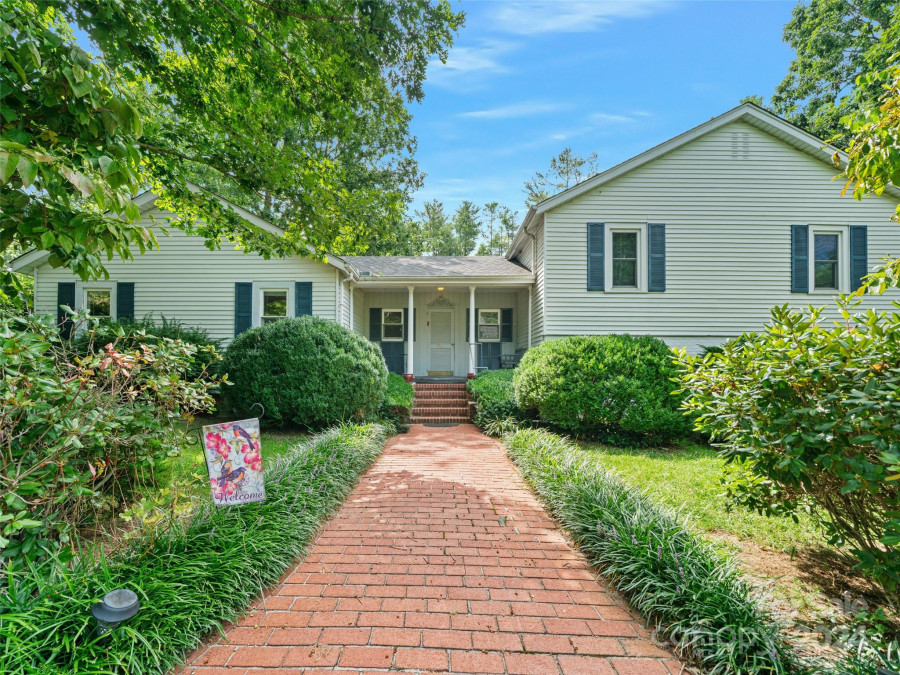 591 English Rd Spruce Pine, NC 28777