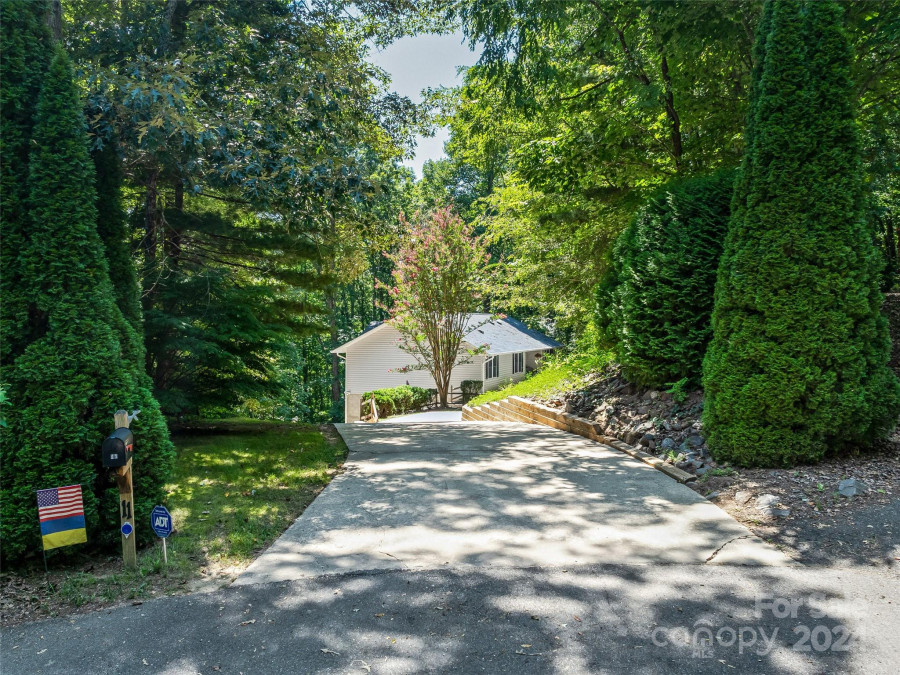 11 Cedar Summit Rd Asheville, NC 28803