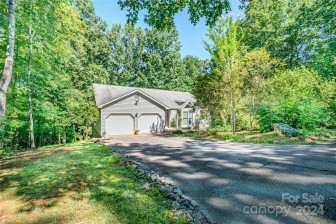 81 Carpenters Ln Tryon, NC 28782