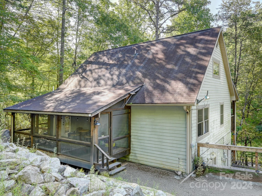 110 Hawks Dr Lake Lure, NC 28746