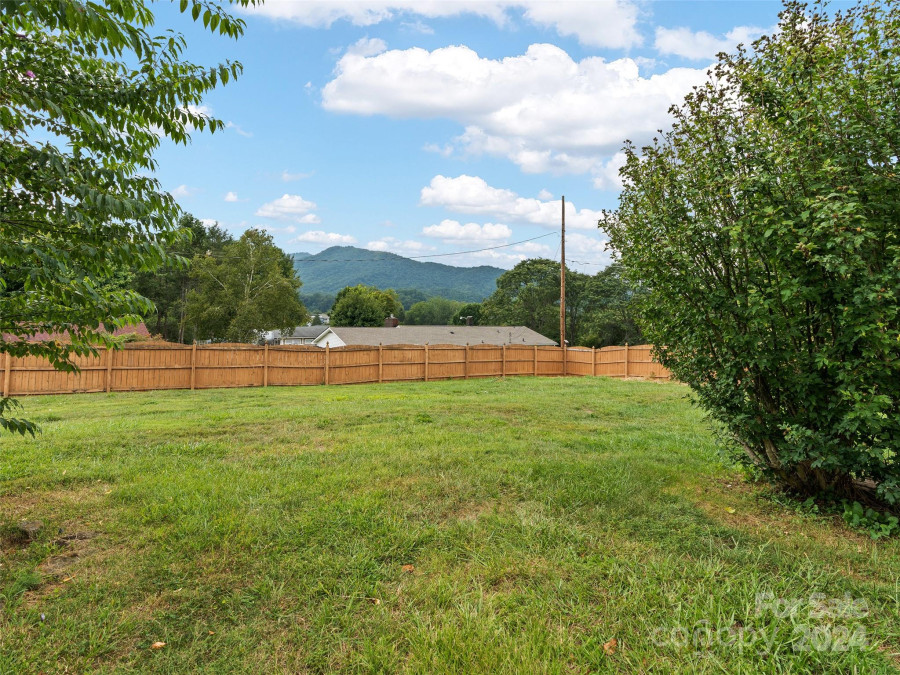 59 Keller St Waynesville, NC 28786