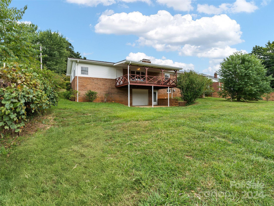 59 Keller St Waynesville, NC 28786