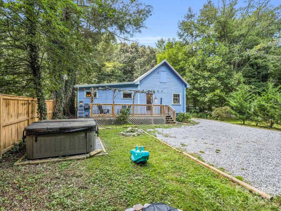 2622 Greenville Hw Flat Rock, NC 28731