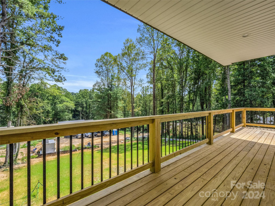 88 Smokey Quartz Ln Flat Rock, NC 28731