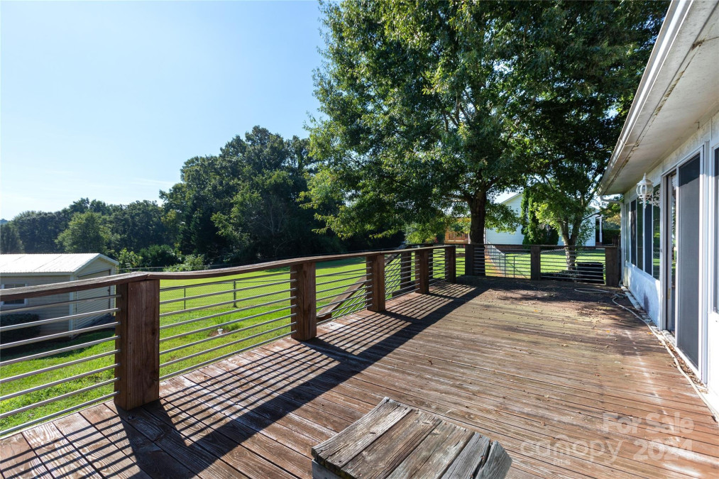 2574 Old Pond Dr Lincolnton, NC 28092