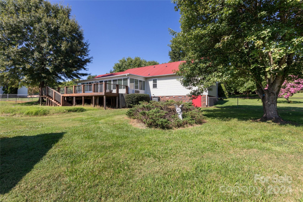 2574 Old Pond Dr Lincolnton, NC 28092