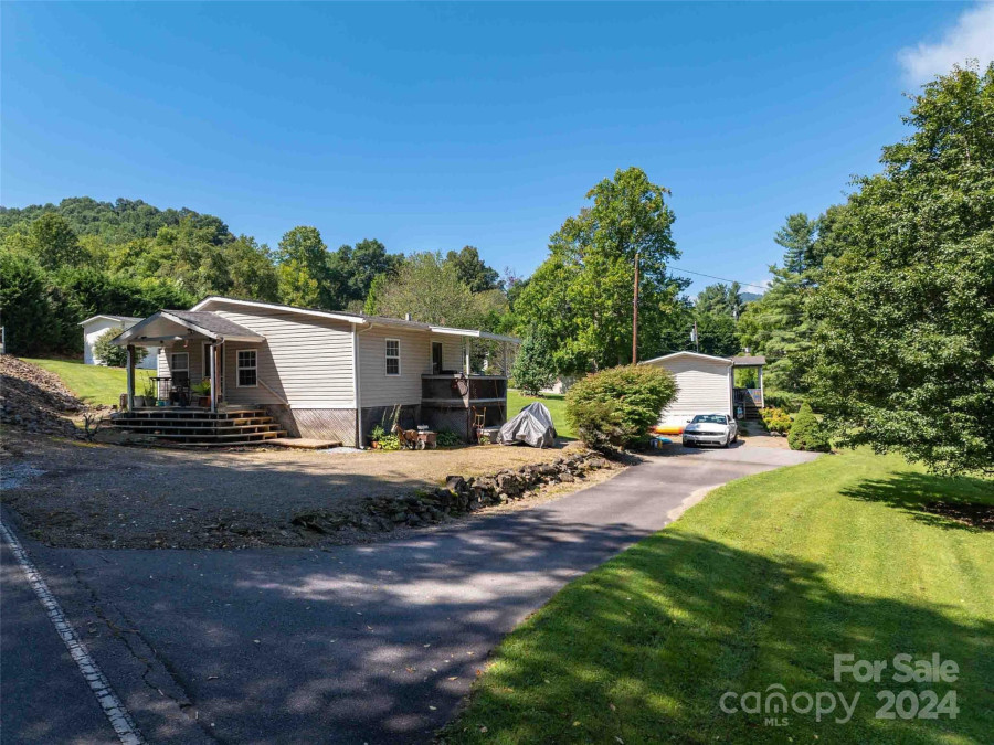 166 Saunook Rd Waynesville, NC 28786