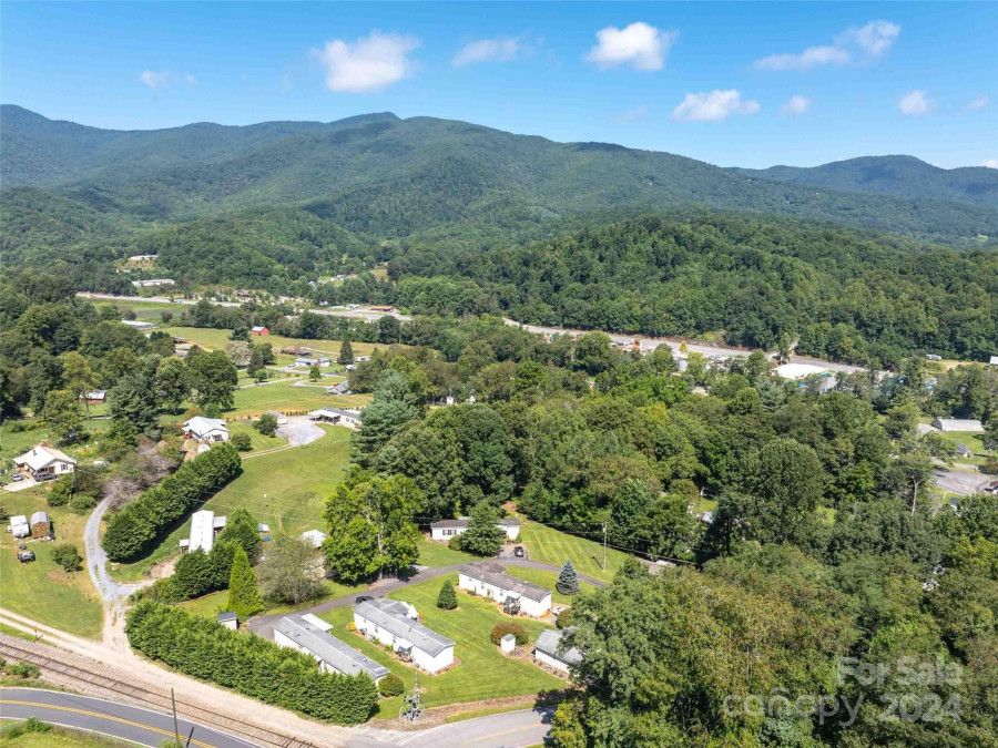 166 Saunook Rd Waynesville, NC 28786