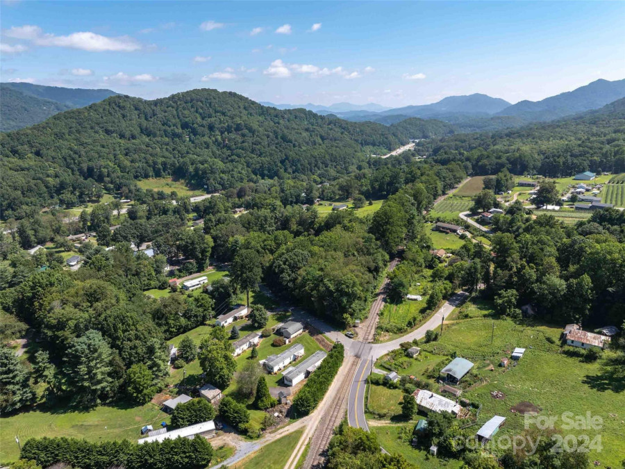 166 Saunook Rd Waynesville, NC 28786