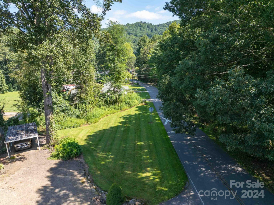 166 Saunook Rd Waynesville, NC 28786