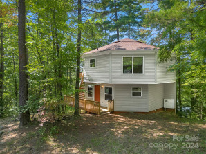 595 Bear Pen Hl Brevard, NC 28712