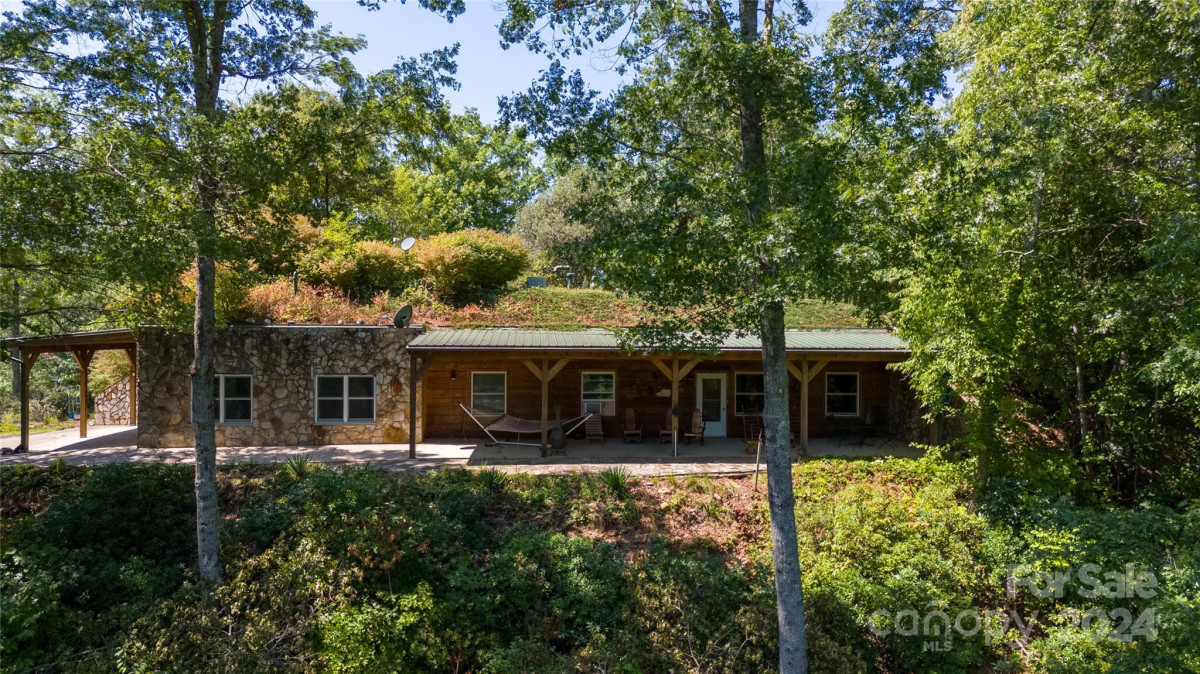 232 Franklin Crest Rd Spruce Pine, NC 28777