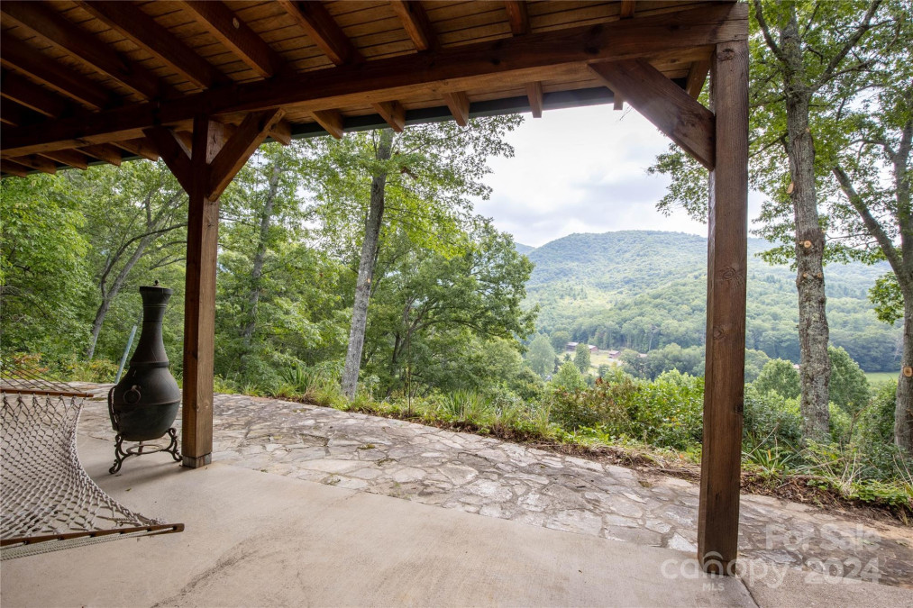 232 Franklin Crest Rd Spruce Pine, NC 28777