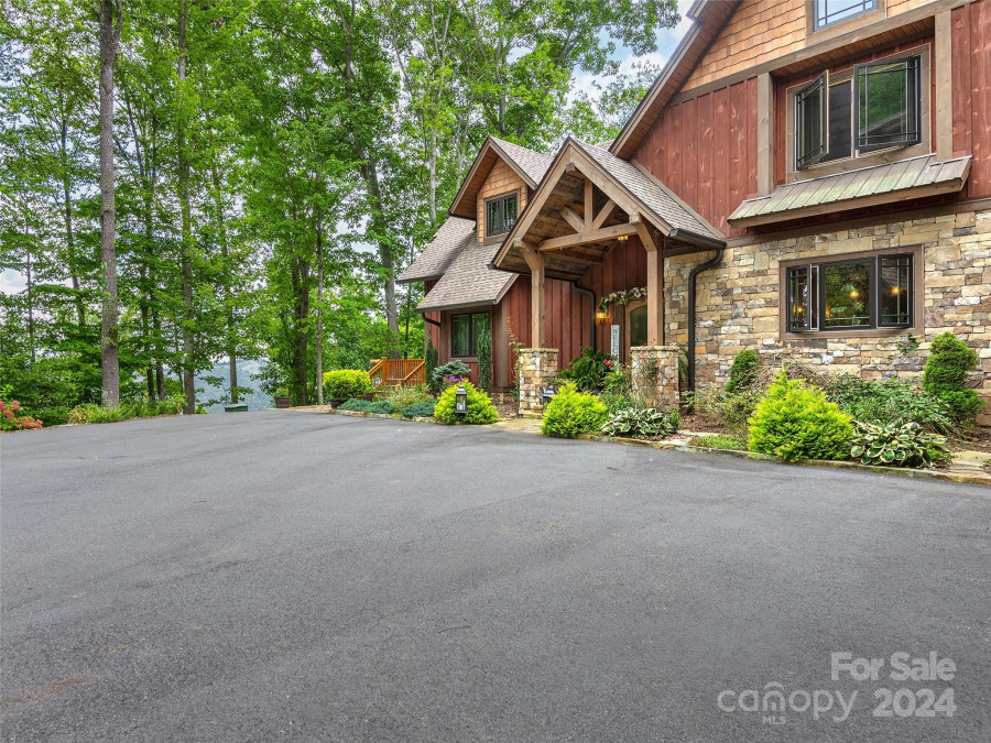 115 Loafer Ln Waynesville, NC 28785