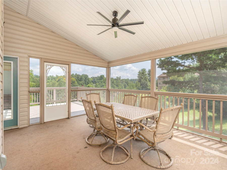 209 Velvet Ln Weaverville, NC 28787