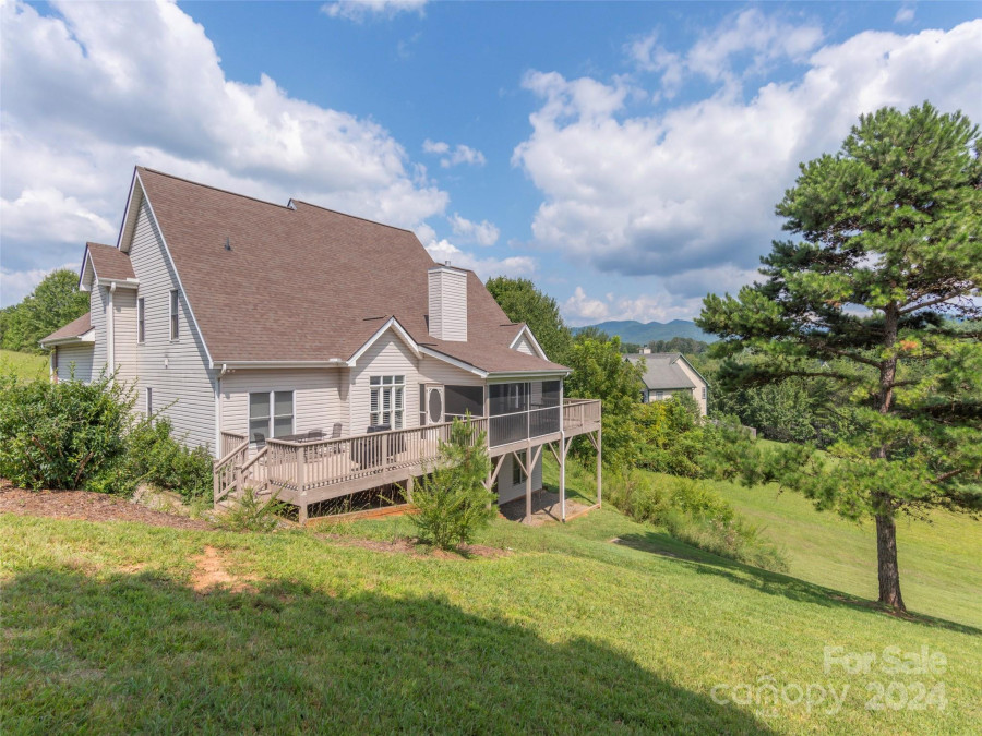 209 Velvet Ln Weaverville, NC 28787