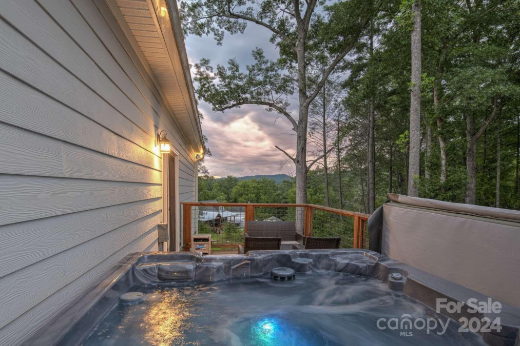 122 Cascade Ridge Rd Fairview, NC 28730